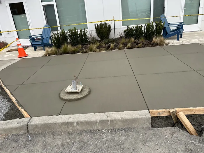 Concrete walkway with defined joints