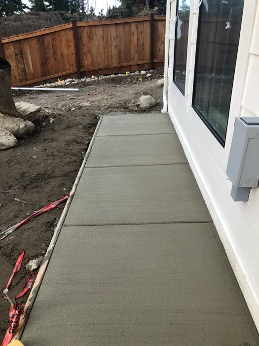 Concrete walkway with defined joints