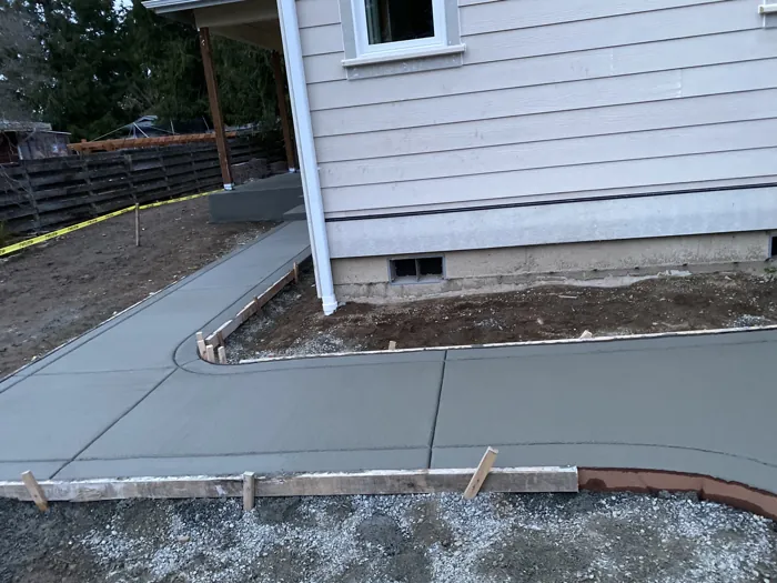 Concrete walkway with defined joints